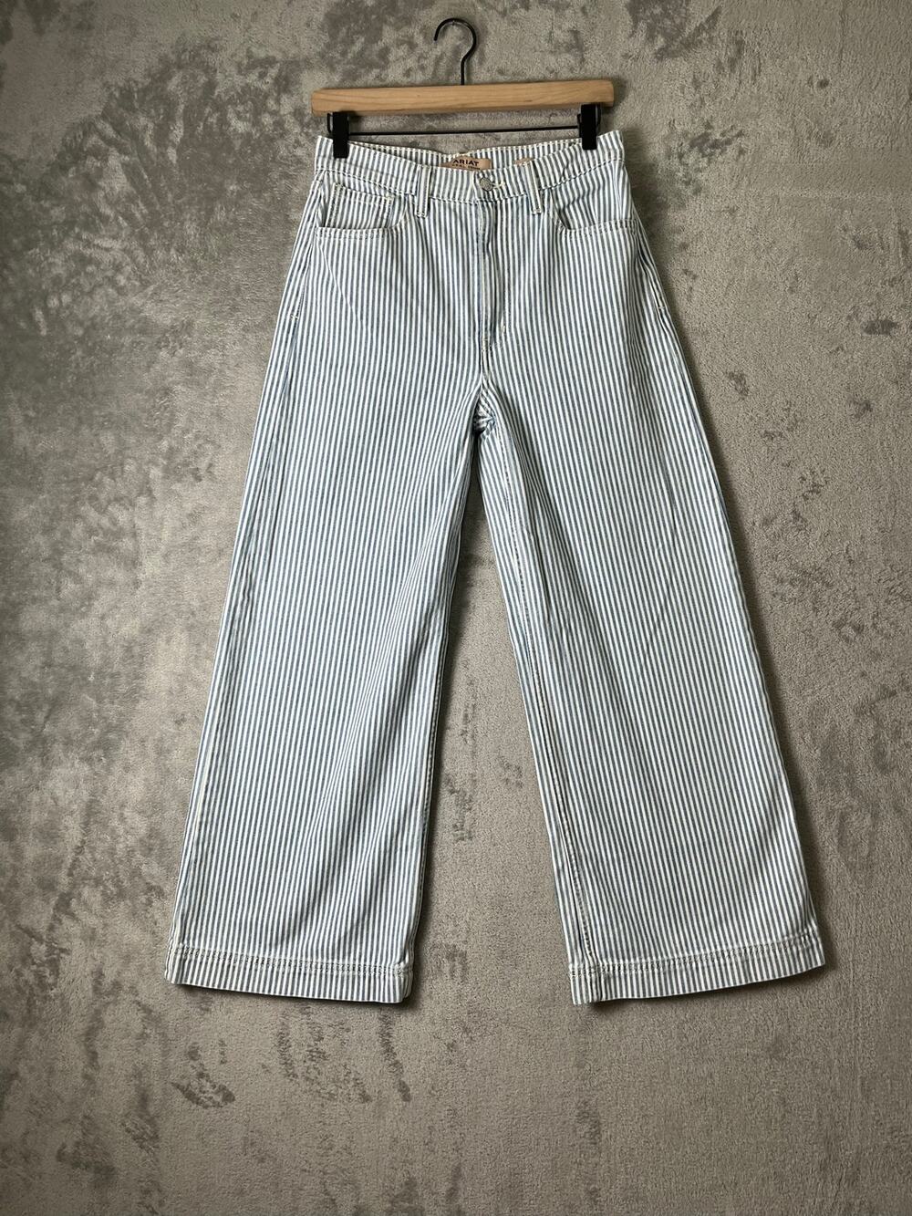 Ariat Ultra High Rise Jazmine Wide Leg Jeans Blue White Denim Stripe 26R